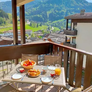https://hypercenter-35-m-with-balcony-and-view-of-aravis.hotels-rhonealpes.com