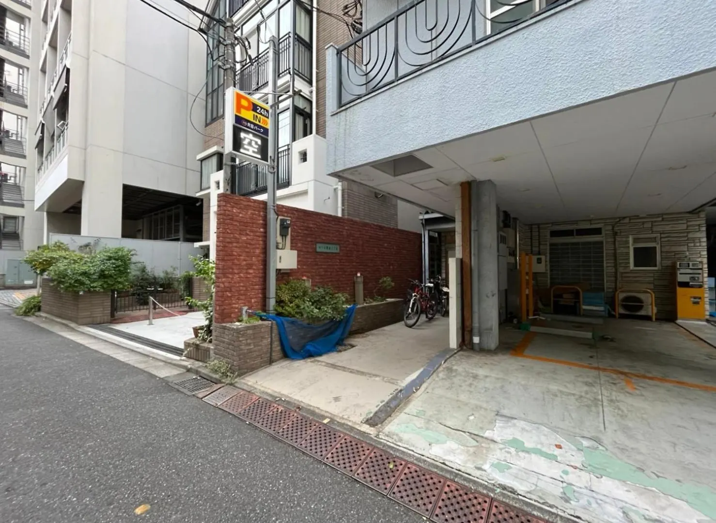 Luanahotel In Yotsuya contacts